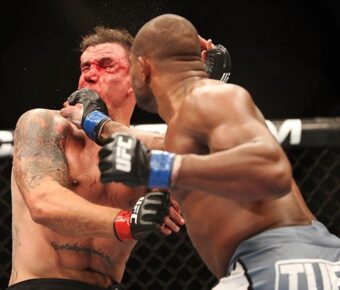 Фрэнк Мир попал всего пять раз по Алистеру Овериму на UFC 169